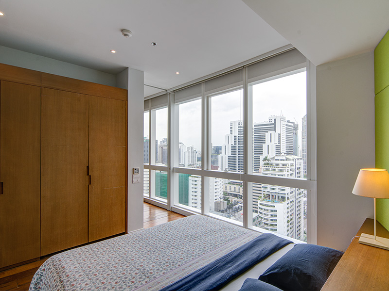 bedroom with city view
